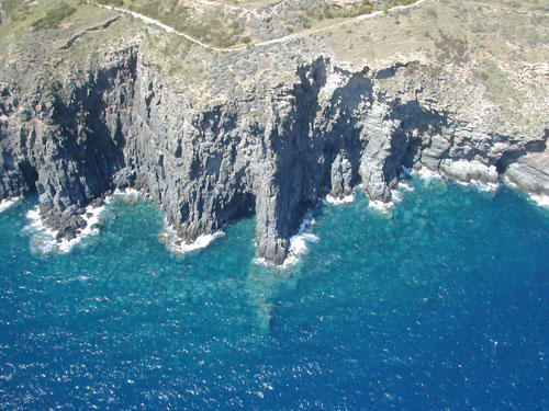 Ventotene - escursioni, scogliera Ventotene - escursioni, scogliera